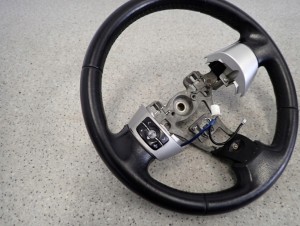 TOYOTA YARIS II 06- KIEROWNICA KOŁO KIEROWNICY 5/10 MINIATURA