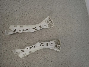 MAZDA 3 MAZDA3 HB 03- ŚLIZG ZDERZAKA TYLNY LEWY LUB PRAWY 7/8 MINIATURA