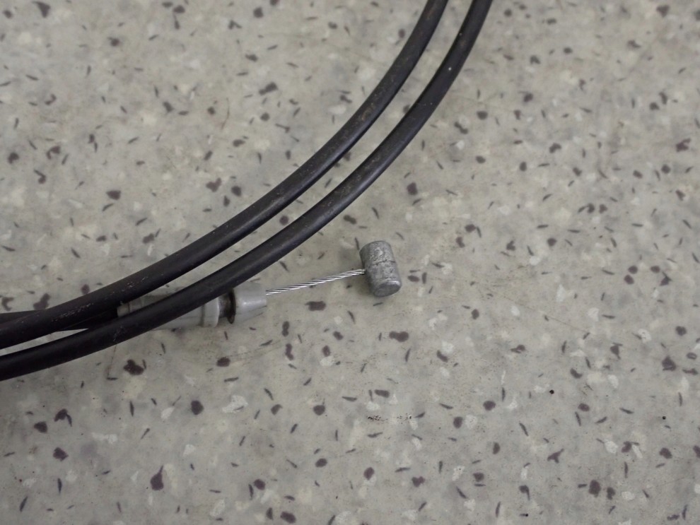 TOYOTA YARIS I 00-05 JP LINKA KLAPKI PALIWA Z ZAMKIEM 2/4