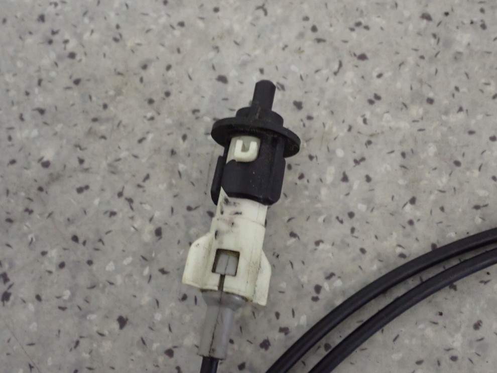 TOYOTA YARIS I 00-05 JP LINKA KLAPKI PALIWA Z ZAMKIEM 3/4