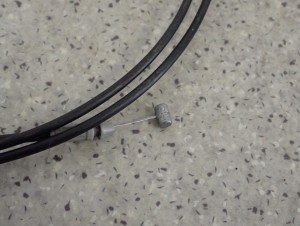 TOYOTA YARIS I 00-05 JP LINKA KLAPKI PALIWA Z ZAMKIEM 2/4 MINIATURA