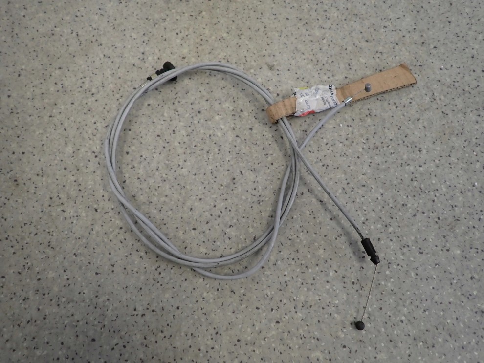 TOYOTA AVENSIS T25 03- LINKA CIĘGNO OTWIERANIA MASKI 3/3