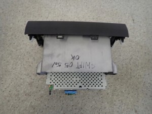 SUZUKI SWIFT 05-09 RADIO BEZ MP3 8/8 MINIATURA