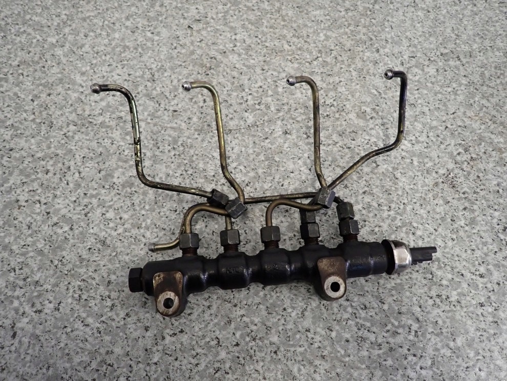MAZDA 2 MAZDA2 1.4 DIESEL 03-07 LISTWA WTRYSKOWA 3/3