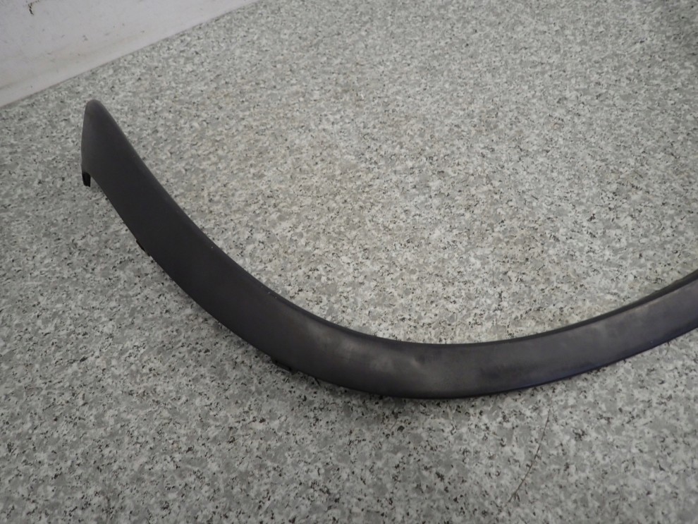 SUZUKI IGNIS 00-03 LISTWA BŁOTNIKA TYLNA LEWA 3/6