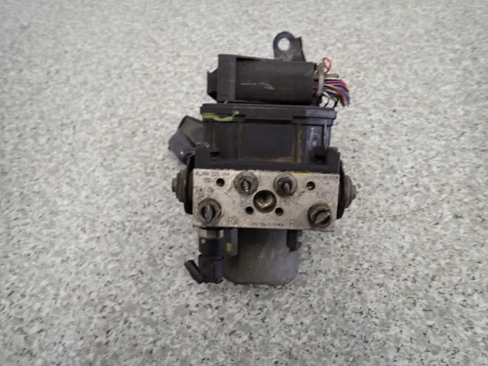 TOYOTA COROLLA VERSO 04-09 1.8i 1Z POMPA ABS 44540-0F010 2/9