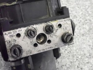 TOYOTA COROLLA VERSO 04-09 1.8i 1Z POMPA ABS 44540-0F010 3/9 MINIATURA