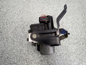 TOYOTA COROLLA VERSO 04-09 1.8i 1Z POMPA ABS 44540-0F010 6/9 MINIATURA