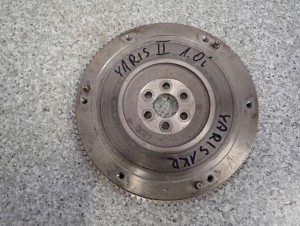 TOYOTA YARIS II 1.0 BENZ 06- KOŁO ZAMACHOWE