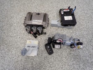 SUZUKI GRAND VITARA II 06-09 1.9D ZESTAW STARTOWY KOMPUTER STACYJKA 1/8 MINIATURA