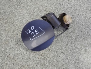 HYUNDAI i20 1.2i 08-12 KLAPKA WLEWU PALIWA KOREK 3/7 MINIATURA