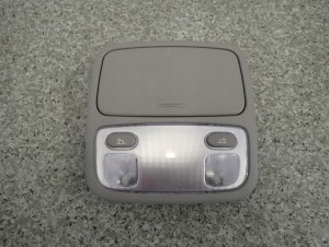 KIA CARENS III 06-12 LAMPKA OŚWIETLENIA KABINY