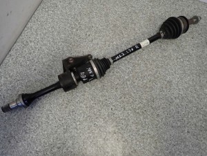 SUZUKI SWIFT MK7 1.3 DDIS 10- PÓŁOŚ PRAWA DŁUGA