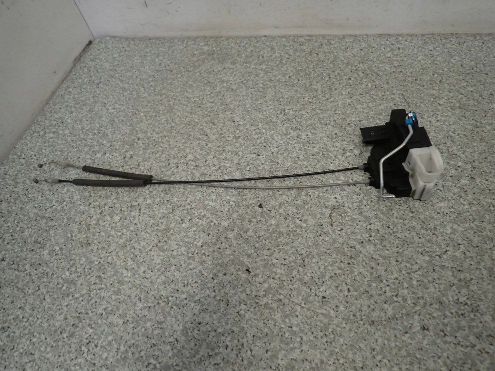 HYUNDAI i20 08-12 ZAMEK MASKI 6/9