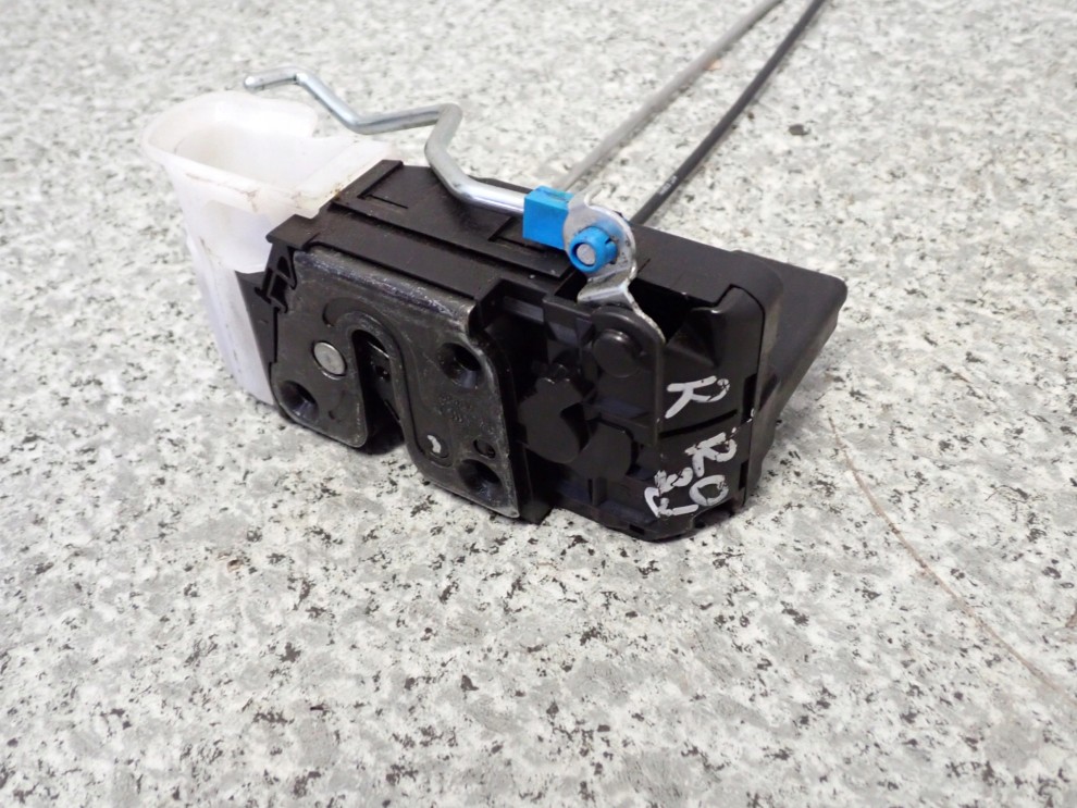 HYUNDAI i20 08-12 ZAMEK MASKI 9/9