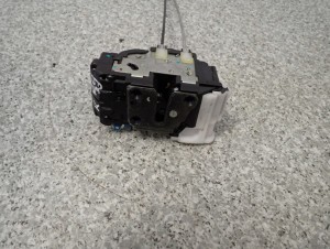 HYUNDAI i20 08-12 ZAMEK MASKI 3/9 MINIATURA