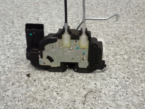 HYUNDAI i20 08-12 ZAMEK MASKI 4/9 MINIATURA
