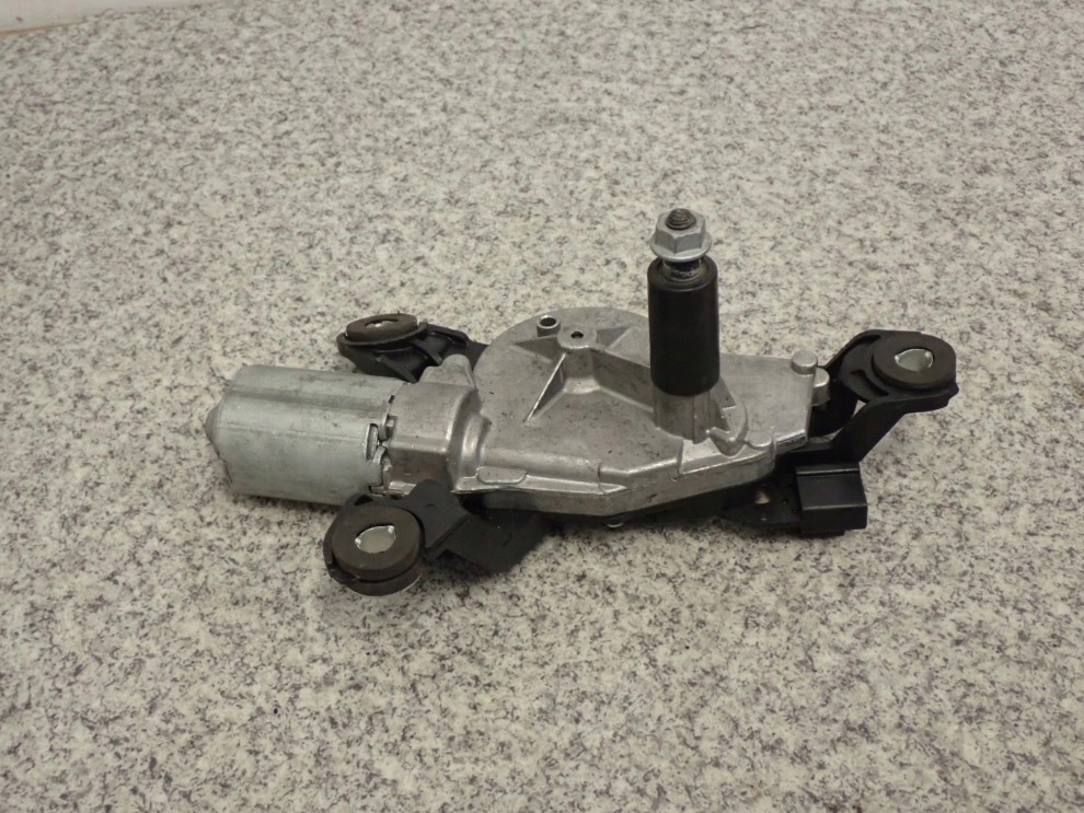 MITSUBISHI COLT 03-07 5d SILNICZEK WYCIERACZKI TYŁ 2/7