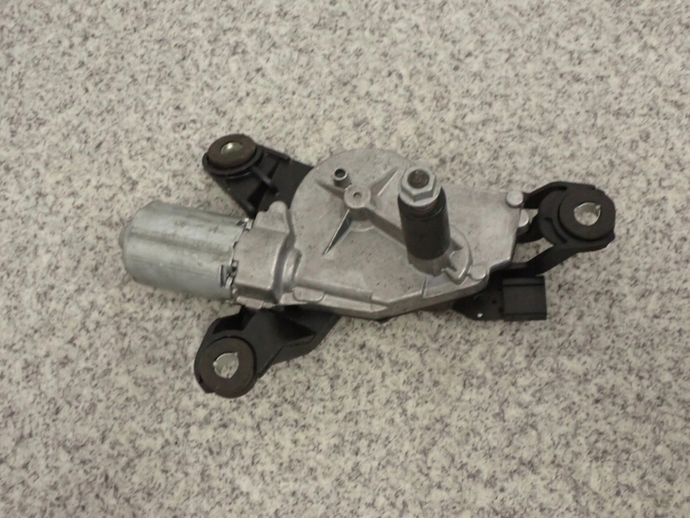 MITSUBISHI COLT 03-07 5d SILNICZEK WYCIERACZKI TYŁ 3/7