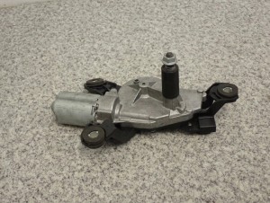 MITSUBISHI COLT 03-07 5d SILNICZEK WYCIERACZKI TYŁ 2/7 MINIATURA