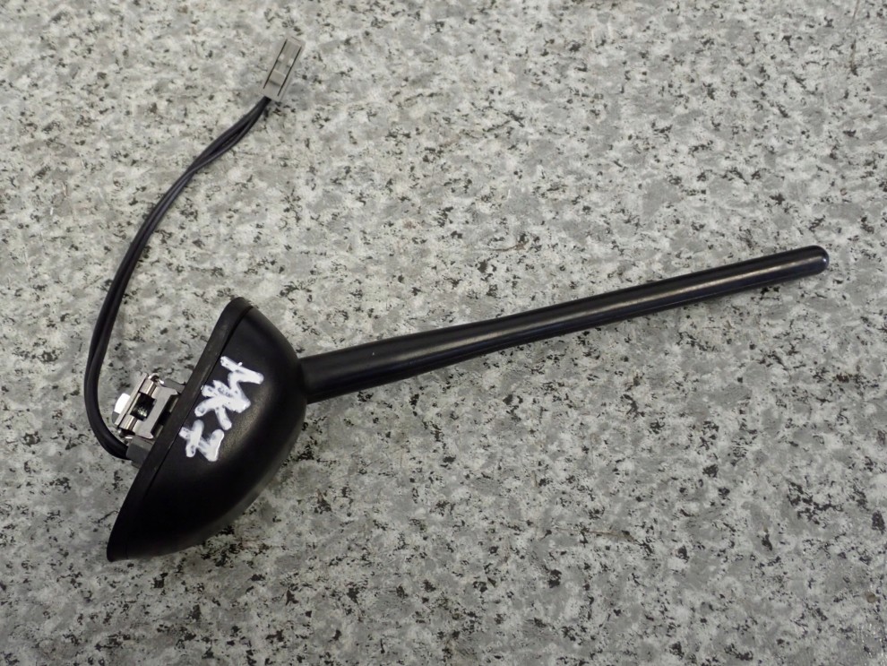 SUZUKI SWIFT IV MK7 10- ANTENA DACHOWA 1/4