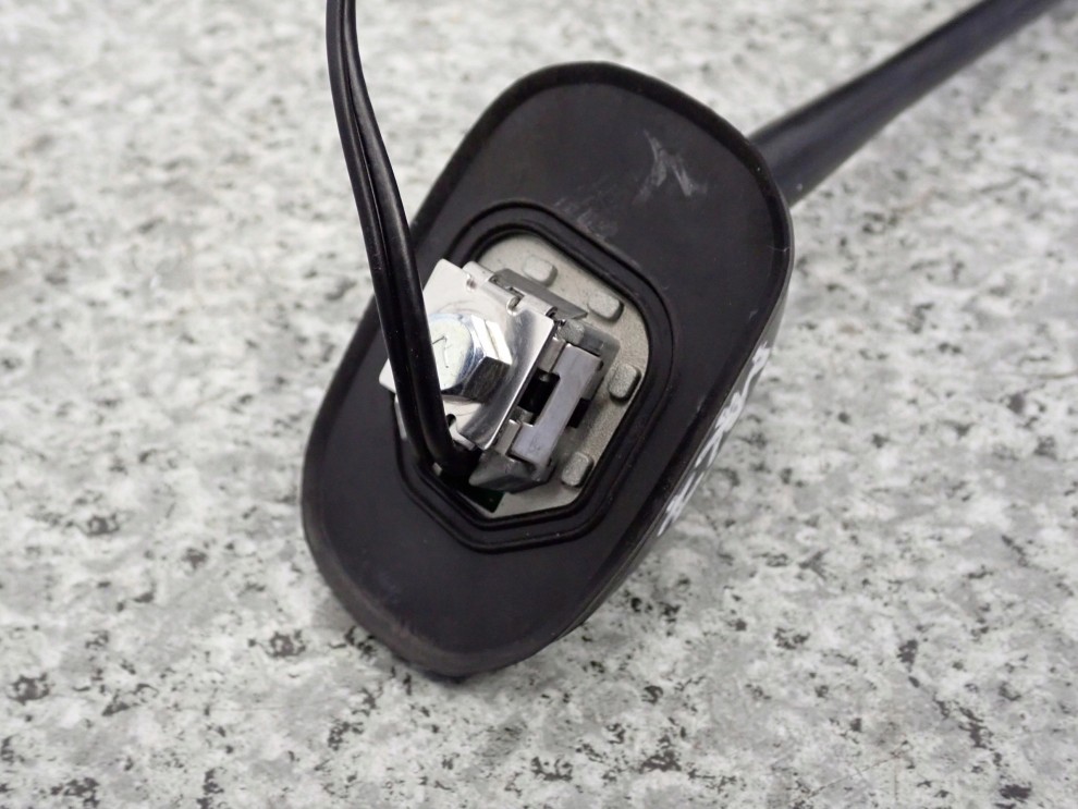 SUZUKI SWIFT IV MK7 10- ANTENA DACHOWA 4/4