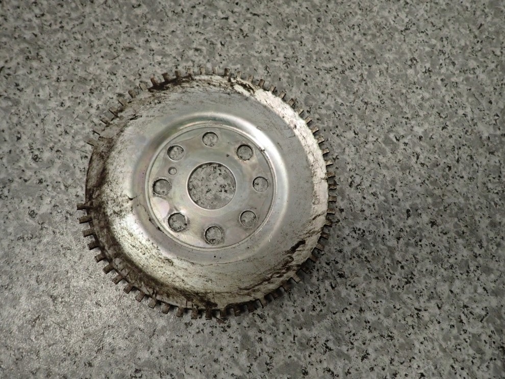 SUBARU FORESTER III SH 2.0D 09- TARCZA WAŁU KORBOWEGO 1/2