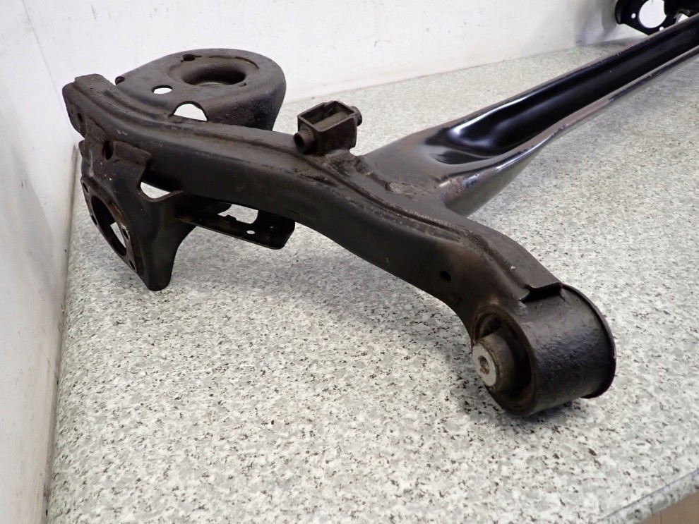 HYUNDAI i20 08-12 BELKA ZAWIESZENIA TYŁ GOŁA 8/9