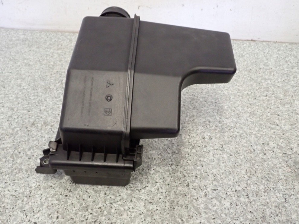 MITSUBISHI COLT 1.1i 10-12 OBUDOWA FILTRA POWIETRZA 3/4