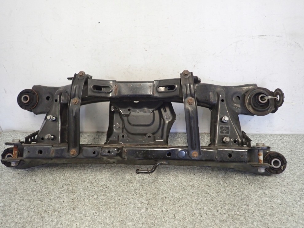 TOYOTA AVENSIS T27 09-15 BELKA TYLNA ZAWIESZENIA 8/10