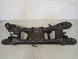 TOYOTA AVENSIS T27 09-15 BELKA TYLNA ZAWIESZENIA