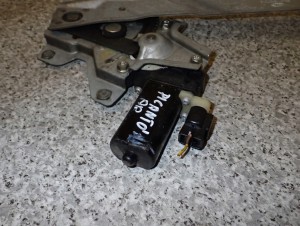 KIA PICANTO 04- PODNOŚNIK SZYBY TYLNY PRAWY 3/4 MINIATURA
