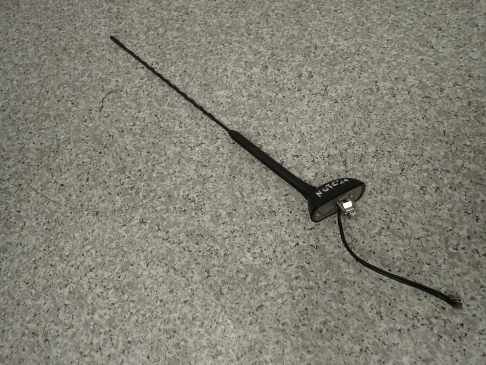 NISSAN NOTE 06- E11 ANTENA DACHOWA PODSTAWA BAT 1/5