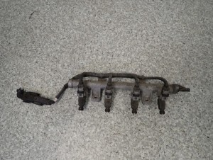 HYUNDAI GETZ 02-10 1.1 BENZ LISTWA WTRYSKOWA WTRYSKIWACZE 3/3 MINIATURA