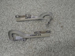 SUZUKI LIANA 01- LIANA ZAWIASY MASKI 5/5 MINIATURA