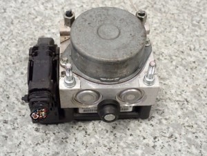 SUZUKI SX4 SEDICI 06-12 POMPA ABS 0265800708 7/8 MINIATURA
