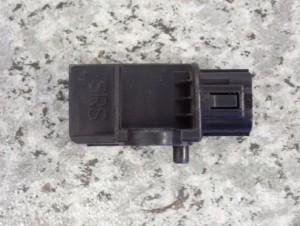 HONDA CIVIC UFO VIII 06- CZUJNIK ZDERZENIOWY SRS PRZEDNI 3/9 MINIATURA