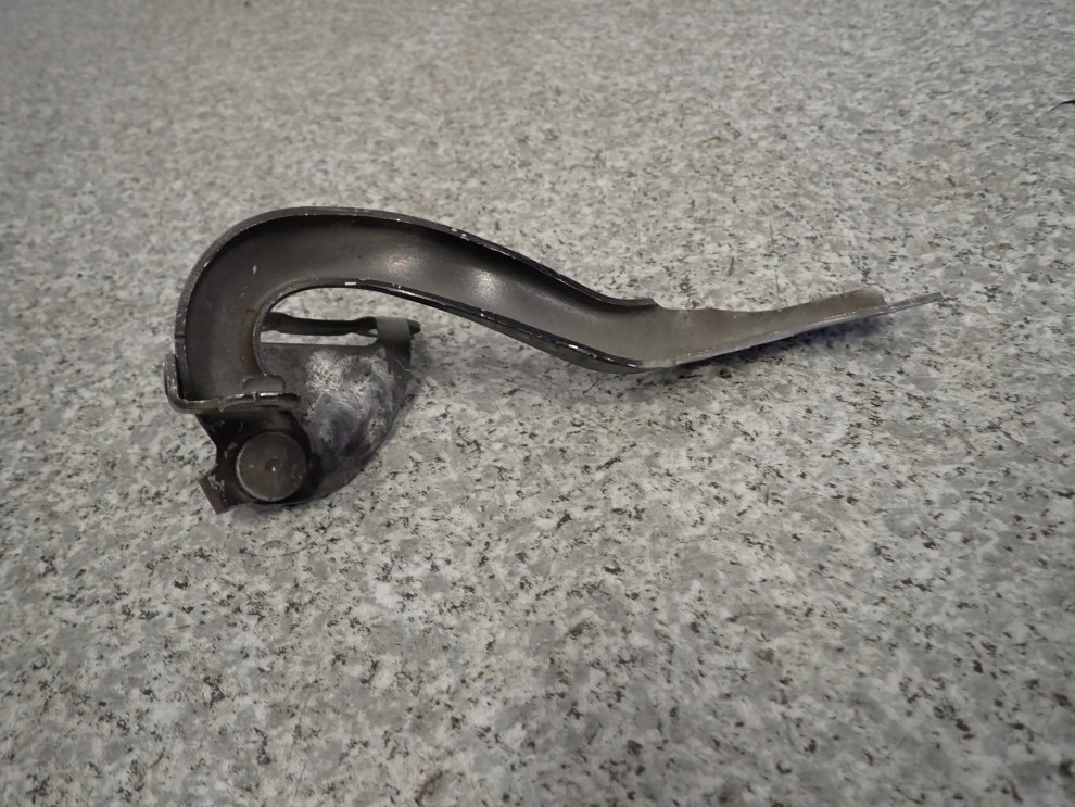 TOYOTA AYGO 05-12 ZAWIAS MASKI PRZEDNI PRAWY 2/5