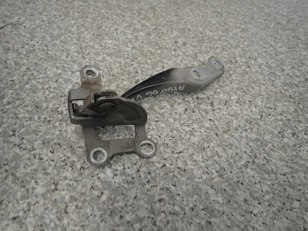 TOYOTA AYGO 05-12 ZAWIAS MASKI PRZEDNI PRAWY 3/5