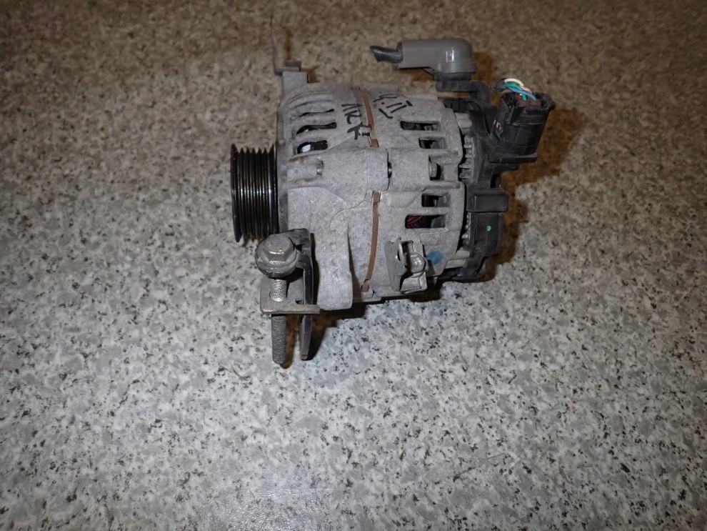 TOYOTA YARIS II 1.0 BENZ 1KR 06-09 ALTERNATOR 3/6