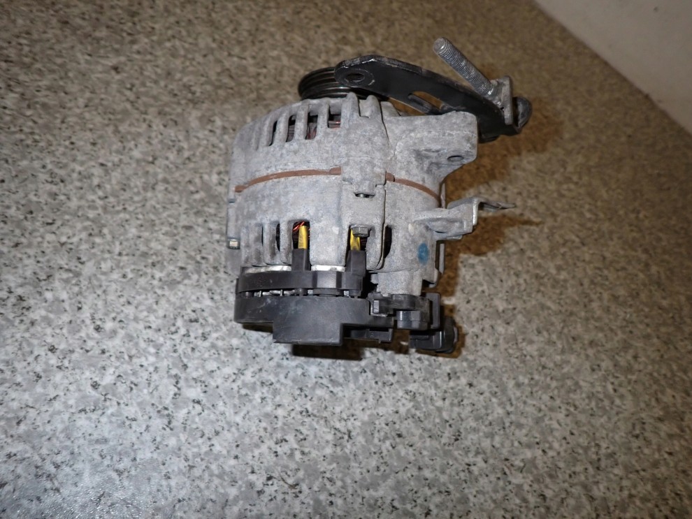 TOYOTA YARIS II 1.0 BENZ 1KR 06-09 ALTERNATOR 5/6