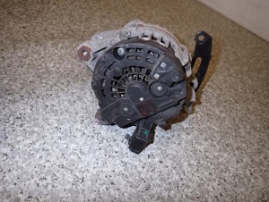 TOYOTA YARIS II 1.0 BENZ 1KR 06-09 ALTERNATOR 6/6 MINIATURA