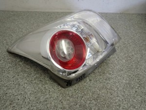 TOYOTA VERSO 09-13 LAMPA TYLNA PRAWA 7/9 MINIATURA