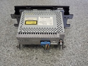 SUZUKI SX4 06-13 RADIO FABRYCZNE 6/6 MINIATURA