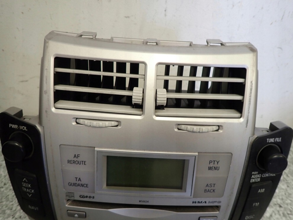 TOYOTA YARIS II 06-09 RADIO FABRYCZNE EUROPA 2/5