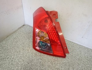 SUZUKI SWIFT MK6 07-09 LAMPA TYLNA LEWA LIFT 4/12 MINIATURA