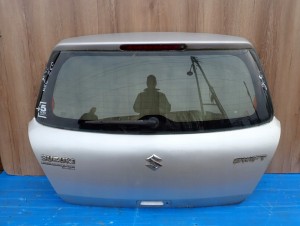 SUZUKI SWIFT MK6 04-09 KLAPA BAGAŻNIKA SZYBA TYLNA ZCC