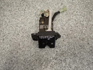 SUZUKI IGNIS 00-07 ZAMEK KLAPY BAGAŻNIKA KLAPY TYŁ 2/6 MINIATURA