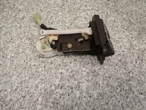 SUZUKI IGNIS 00-07 ZAMEK KLAPY BAGAŻNIKA KLAPY TYŁ 3/6 MINIATURA