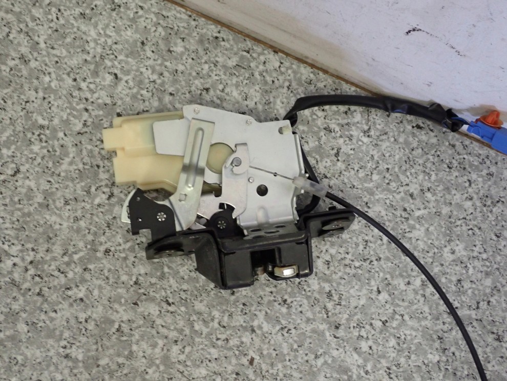 HONDA JAZZ II 02- ZAMEK KLAPY TYLNEJ Z SIŁOWNIKIEM 6/9